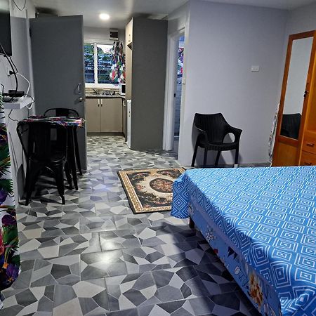 Bed and Breakfast Tropical Almond Haven à Suva Extérieur photo